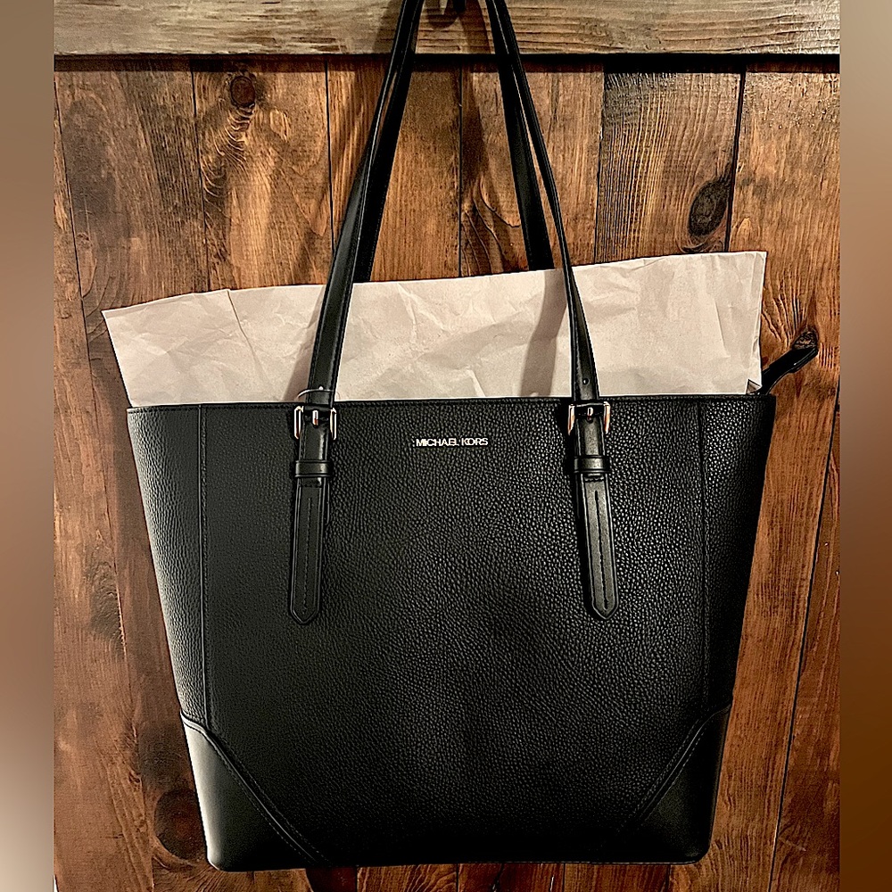 Michaels Kors Aria Tote
